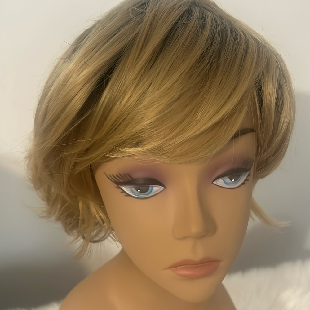 10” Camel colored Wig😀.    OS